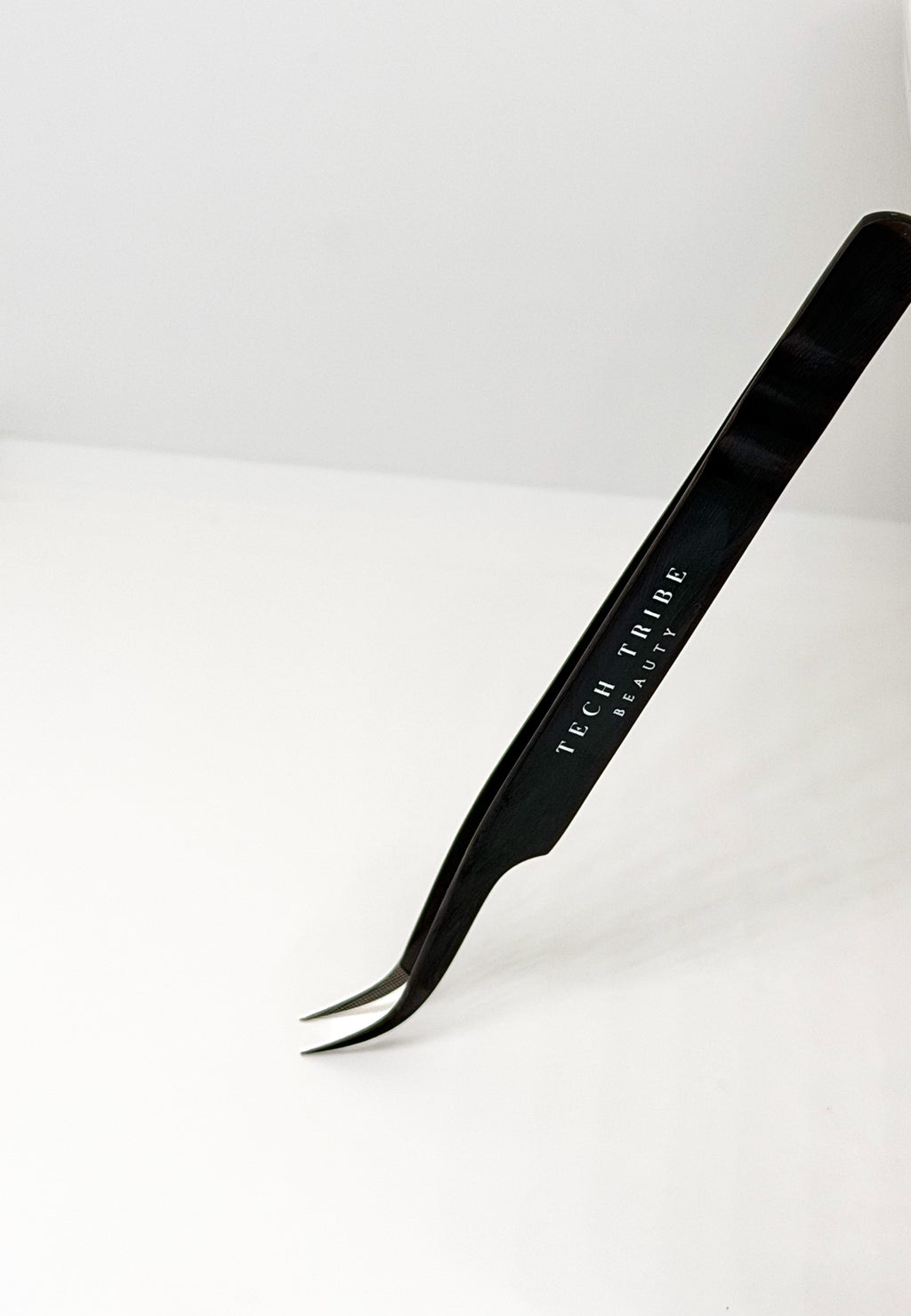 Tech Tribe’s Curved Tweezers
